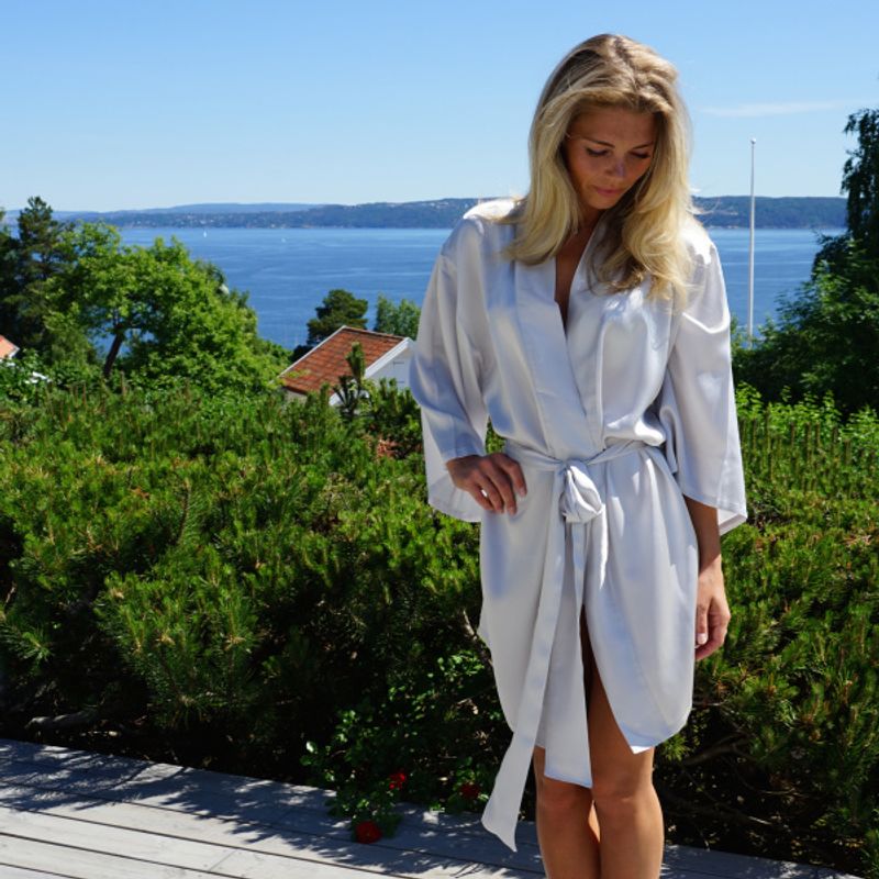 Kimono i silke - sølv