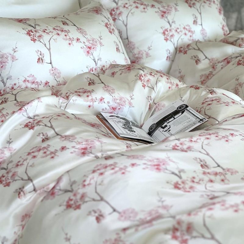 Sengesett i silke - rosa print