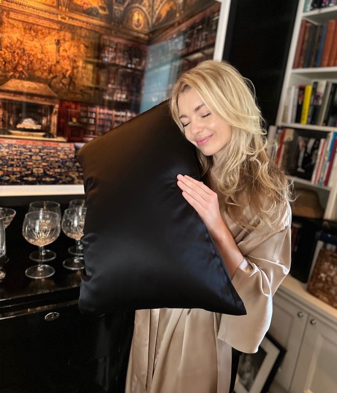 Silkeputetrekk - sort - glidelås